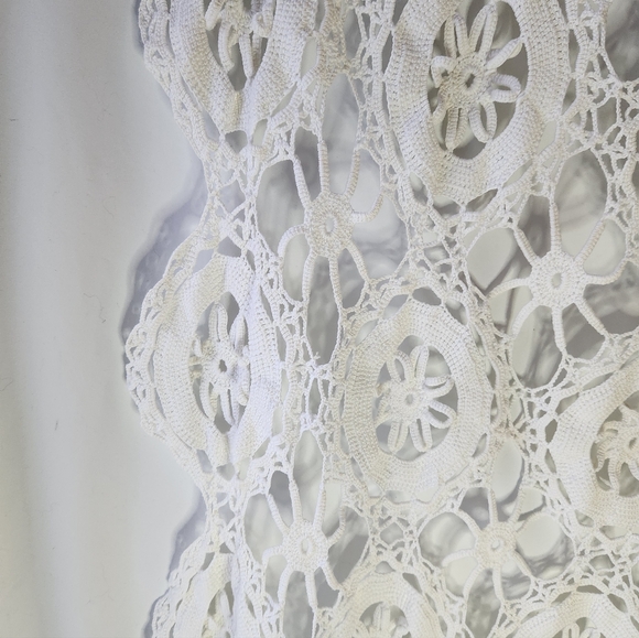 Vintage White Crocheted Table cloth Square 75 ×75 Inches - Picture 3 of 4